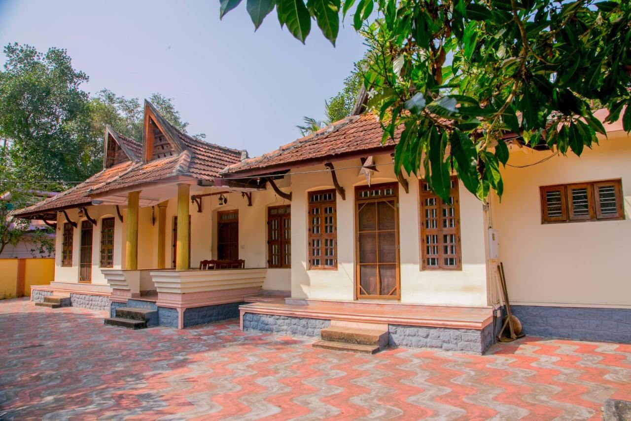 Trium Heritage Villa Chengannur Εξωτερικό φωτογραφία